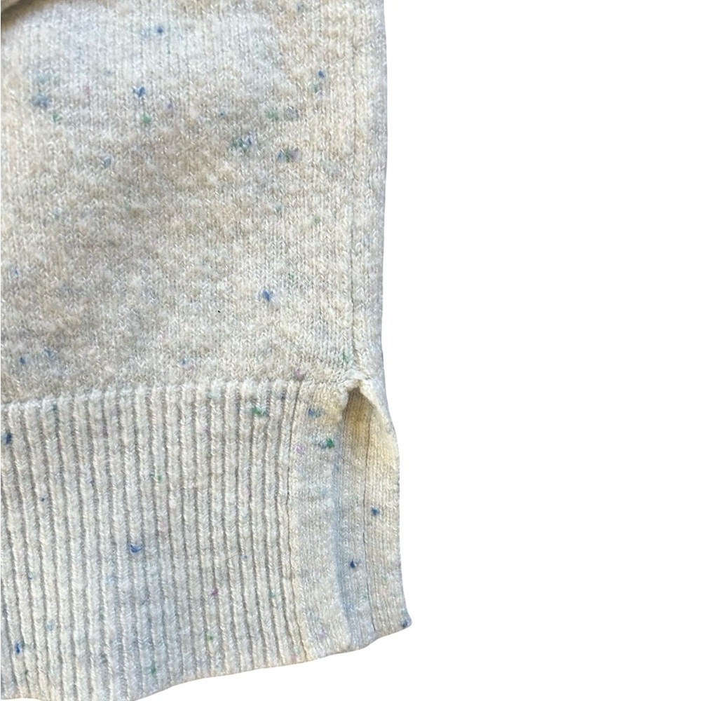 Loft Women’s Speckled V Neck Cream
Sweater  XS - Picture 4 of 9